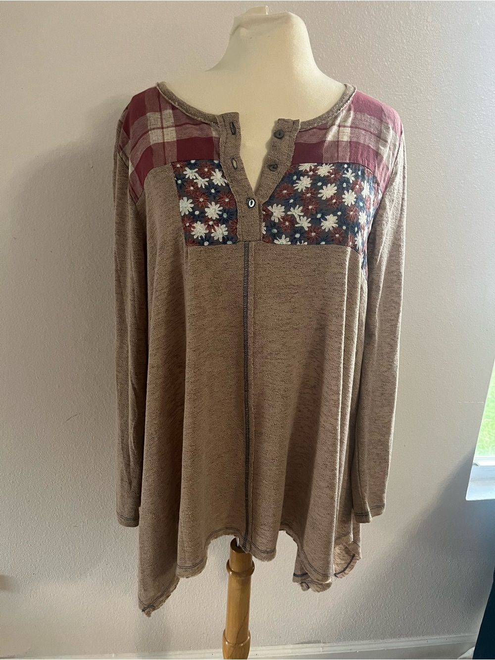 Anthropologie Oddy Boho Floral plaid A-Line Henley
